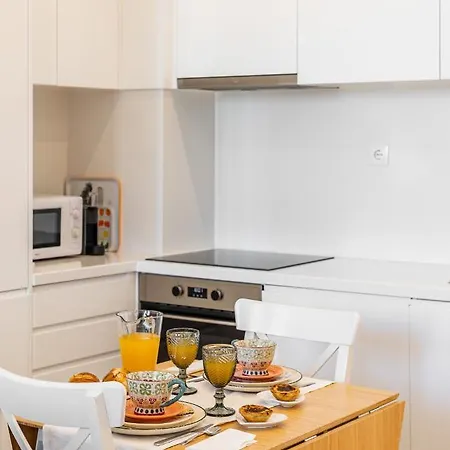 Апартаменти Bright Tailor Made Flat With A View In Estrela Лісабон