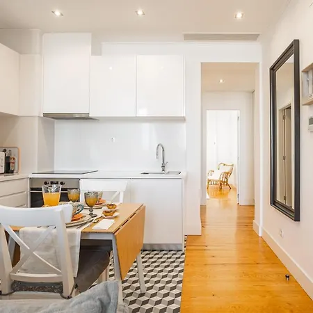 Appartamento Bright Tailor Made Flat With A View In Estrela